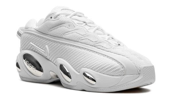 Nike x NOCTA Glide "White Chrome"
Sneakers